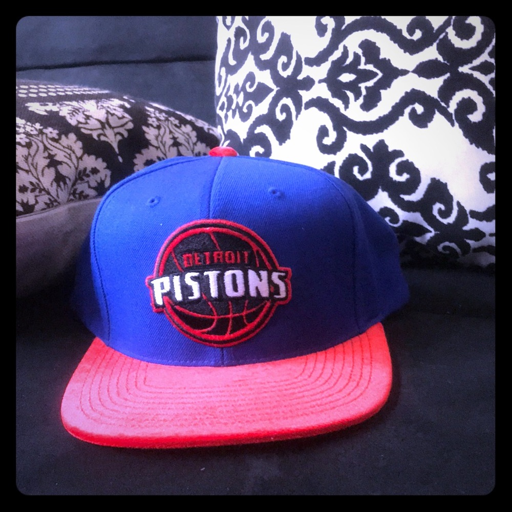 Mitchell and ness Detroit Pistons SnapBack